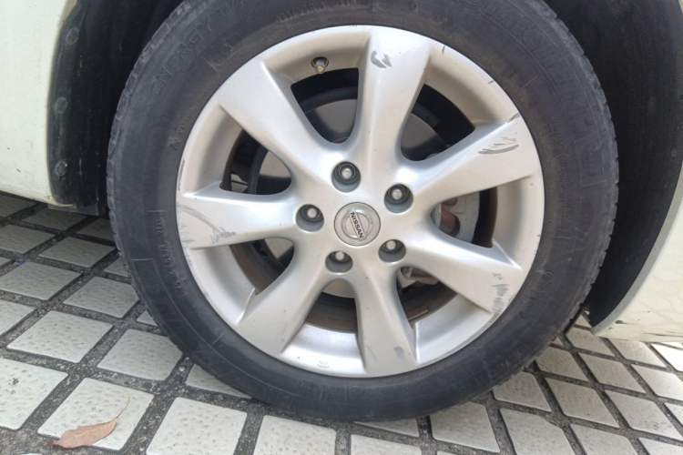 Used Nissan Tiida 2014 1.6L CVT Comfort Model Right Front Wheel Hub