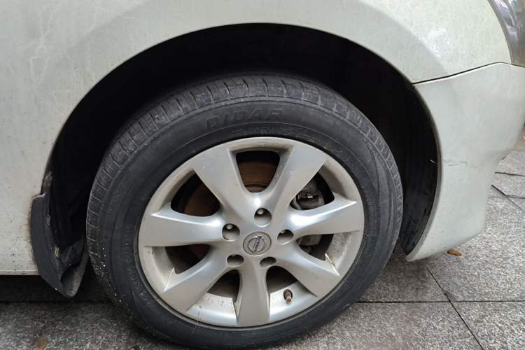 Used Nissan Tiida 2014 1.6L CVT Comfort Model Right Front Wheel Hub