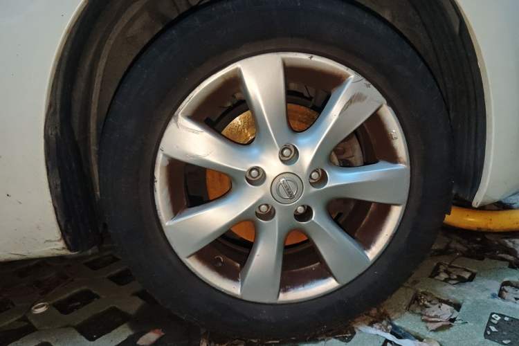 Used Nissan Tiida 2014 1.6L CVT Comfort Model Right Front Wheel Hub
