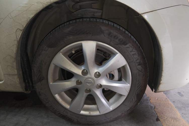 Used Nissan Tiida 2014 1.6L CVT Comfort Model Right Front Wheel Hub