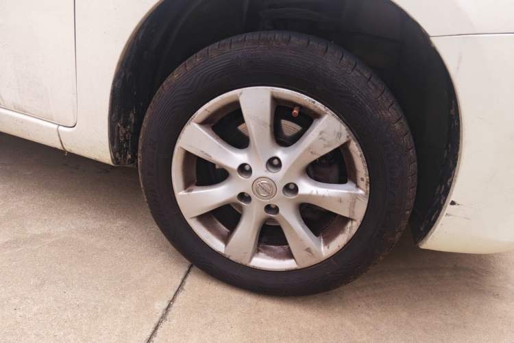 Used Nissan Tiida 2014 1.6L CVT Smart Model Right Front Wheel Hub