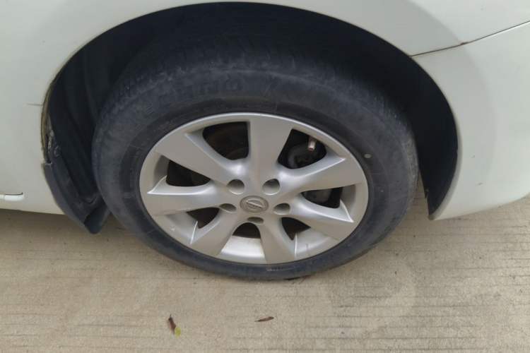 Used Nissan Tiida 2014 1.6L CVT Comfort Model Right Front Wheel Hub