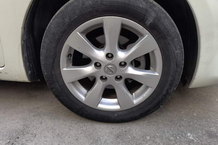 Used Nissan Tiida 2014 1.6L CVT Comfort Model Right Front Wheel Hub