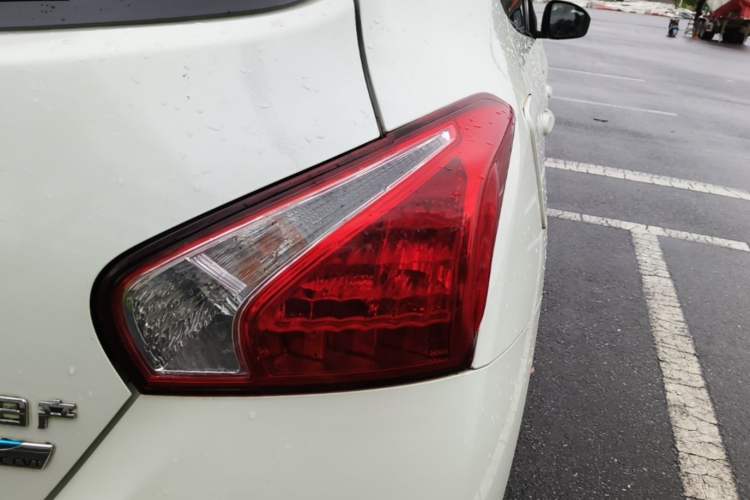 Used Nissan Tiida 2014 1.6L CVT Comfort Model Right Rear Taillight