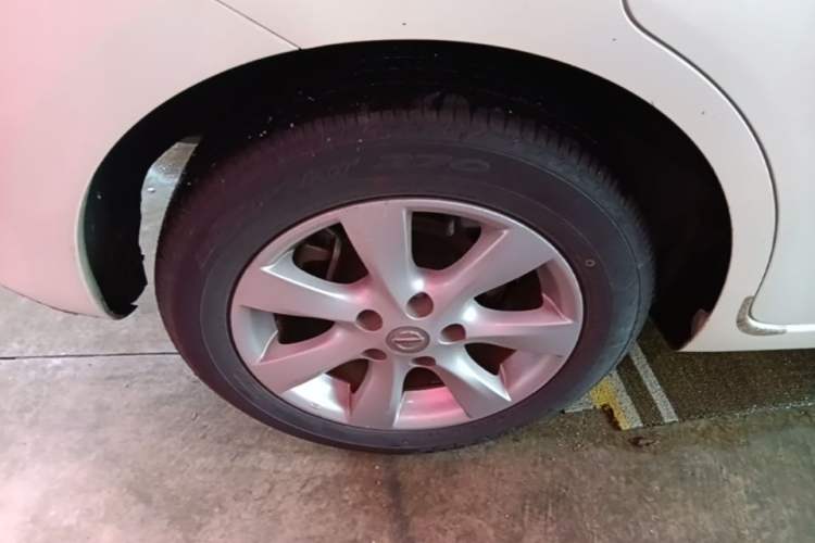 Used Nissan Tiida 2014 1.6L CVT Cool Cafe Edition Right Rear Wheel Hub