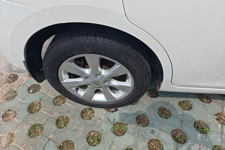 Used Nissan Tiida 2014 1.6L CVT Comfort Model Right Rear Wheel Hub