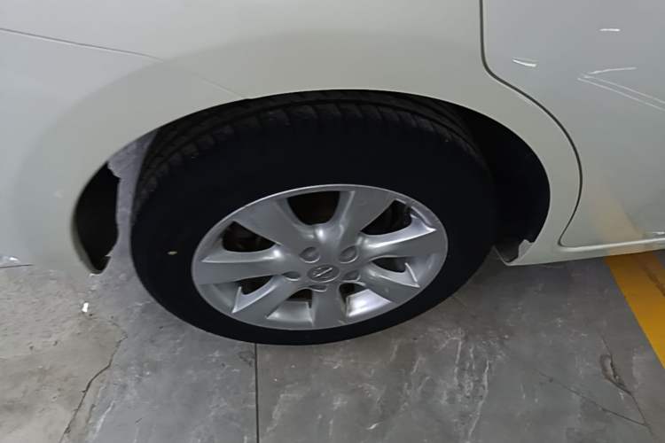Used Nissan Tiida 2014 1.6L CVT Smart Model Right Rear Wheel Hub