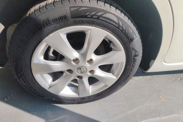 Used Nissan Tiida 2014 1.6L CVT Smart Model Right Rear Wheel Hub