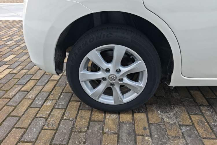 Used Nissan Tiida 2014 1.6L CVT Comfort Model Right Rear Wheel Hub