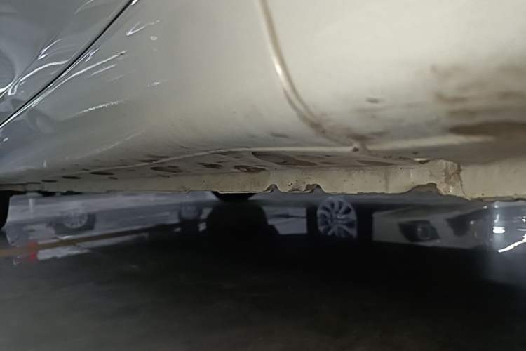 Used Nissan Tiida 2014 1.6L CVT Smart Model Right Side Sill