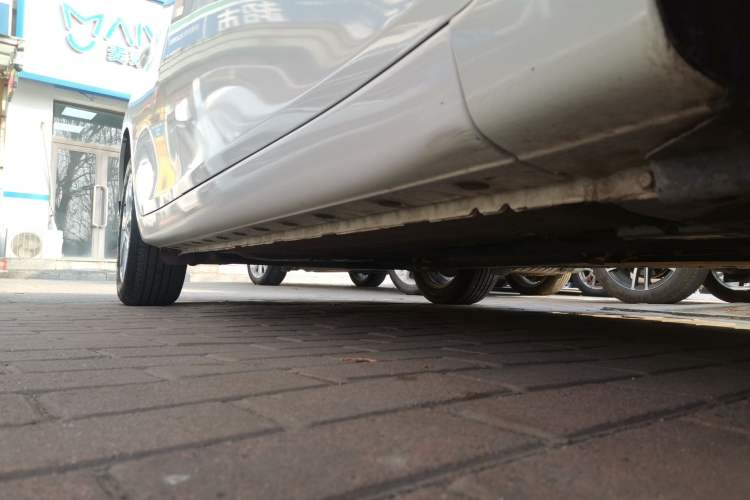 Used Nissan Tiida 2014 1.6L CVT Smart Model Right Side Sill