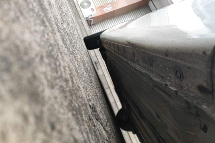 Used Nissan Tiida 2014 1.6L CVT Smart Model Right Side Sill