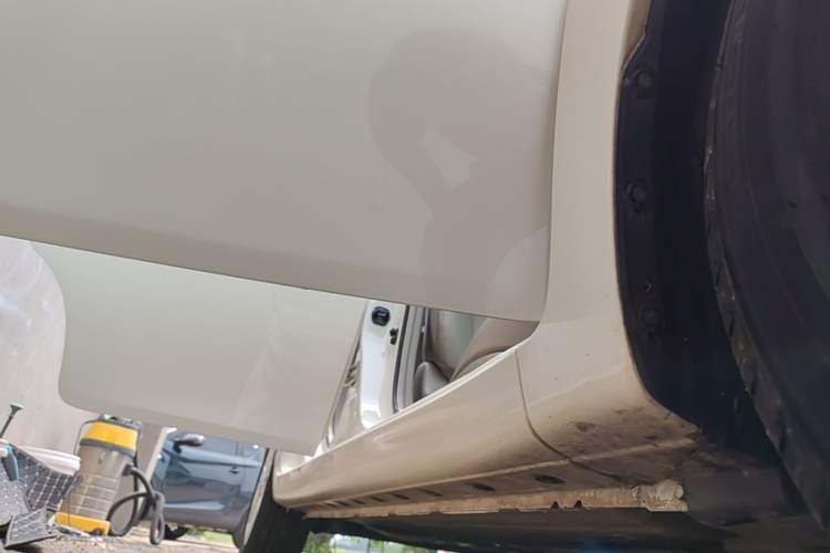 Used Nissan Tiida 2014 1.6L CVT Smart Model Right Side Sill