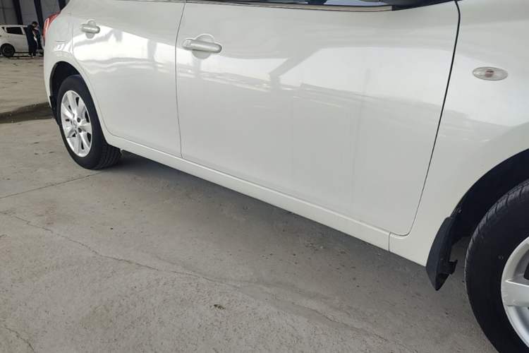 Used Nissan Tiida 2014 1.6L CVT Comfort Model Right Side Sill