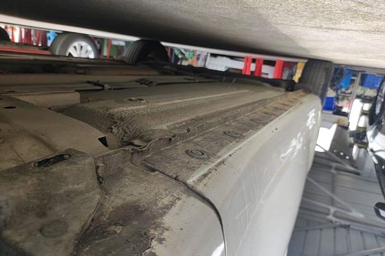 Used Nissan Tiida 2014 1.6L CVT Comfort Model Right Side Sill