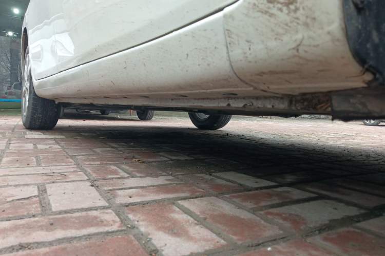 Used Nissan Tiida 2014 1.6L CVT Comfort Model Right Side Sill