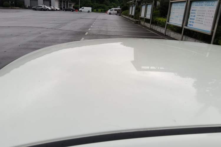 Used Nissan Tiida 2014 1.6L CVT Comfort Model Roof