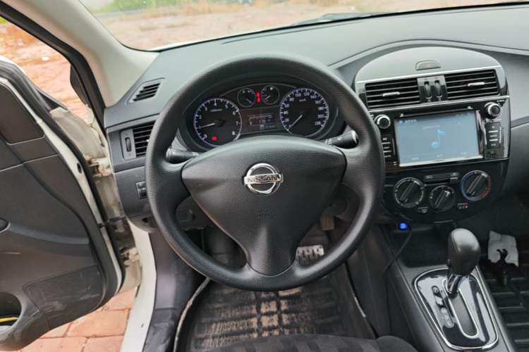 Used Nissan Tiida 2014 1.6L CVT Comfort Model Steering Wheel