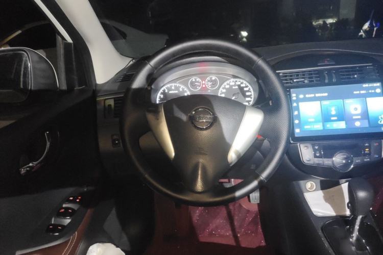 Used Nissan Tiida 2014 1.6L CVT Cool Cafe Edition Steering Wheel