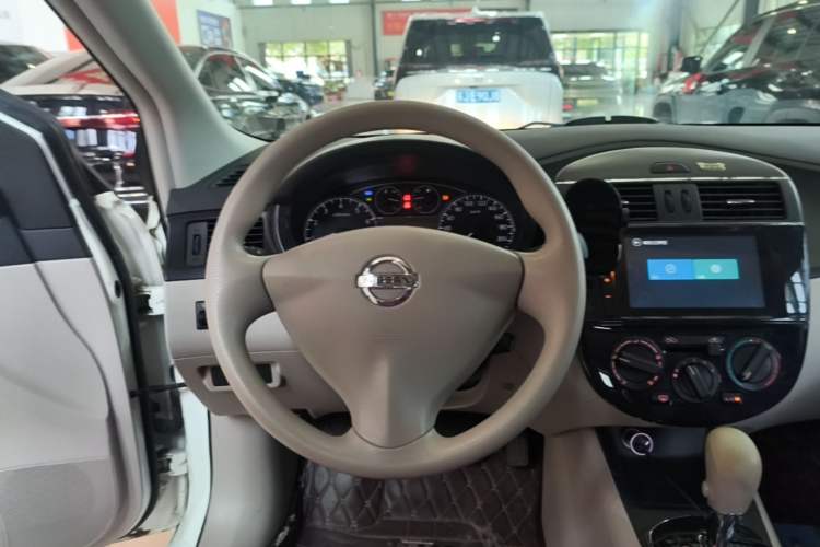 Used Nissan Tiida 2014 1.6L CVT Comfort Model Steering Wheel