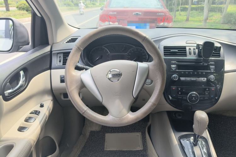 Used Nissan Tiida 2014 1.6L CVT Cool Cafe Edition Steering Wheel