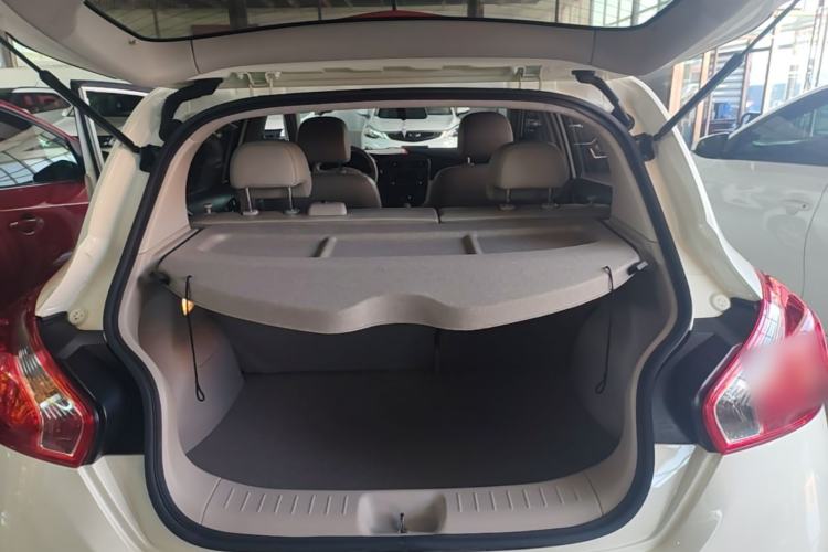 Used Nissan Tiida 2014 1.6L CVT Smart Model Trunk