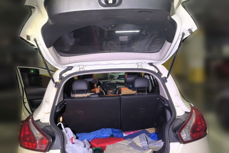 Used Nissan Tiida 2014 1.6L CVT Smart Model Trunk