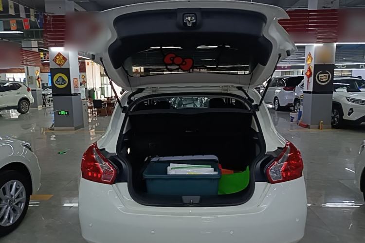 Used Nissan Tiida 2014 1.6L CVT Smart Model Trunk