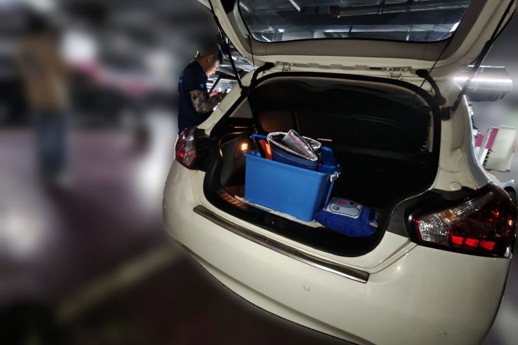 Used Nissan Tiida 2014 1.6L CVT Smart Model Trunk