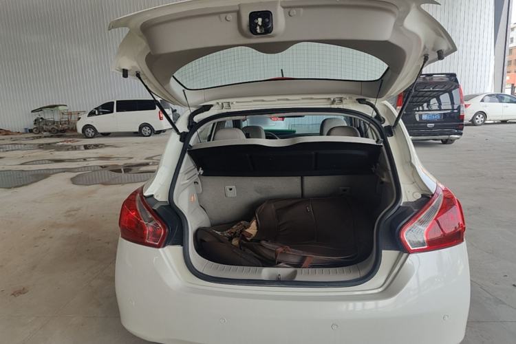 Used Nissan Tiida 2014 1.6L CVT Comfort Model Trunk