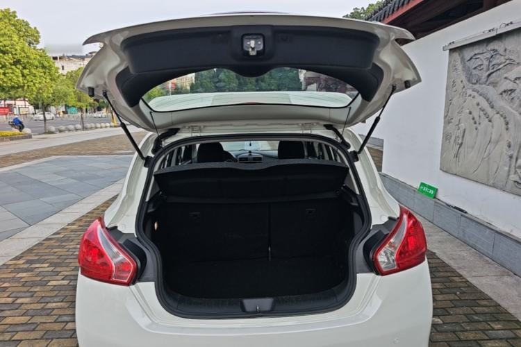 Used Nissan Tiida 2014 1.6L CVT Comfort Model Trunk