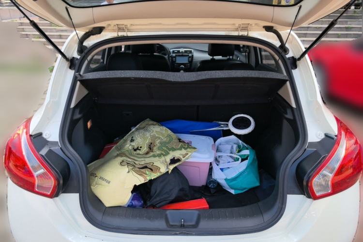 Used Nissan Tiida 2014 1.6L CVT Smart Model Trunk