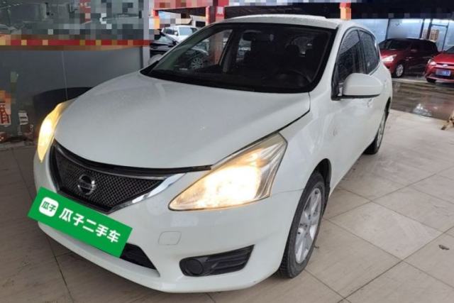 Ojetý Nissan Tiida 2014 1.6L CVT Comfort Model