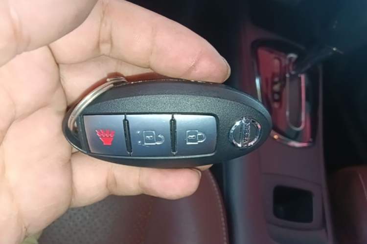 Used Nissan Tiida 2014 1.6L CVT Cool Cafe Edition Vehicle Key