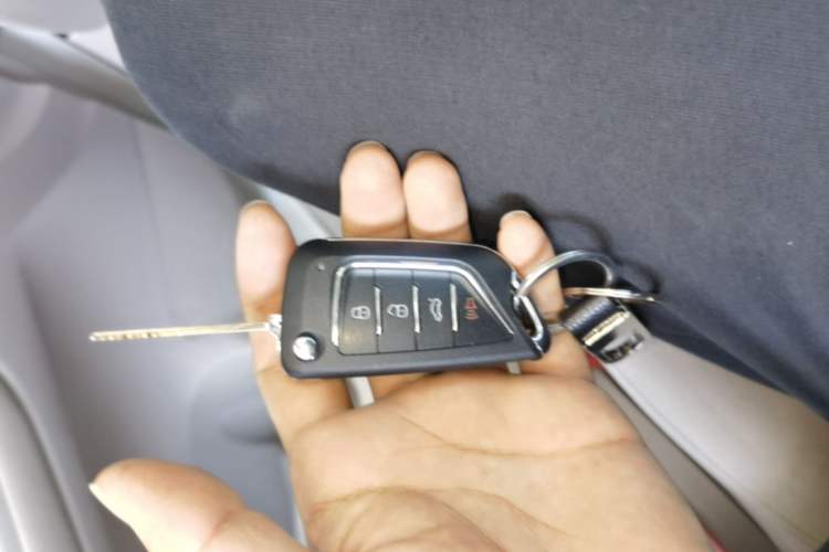Used Nissan Tiida 2014 1.6L CVT Comfort Model Vehicle Key