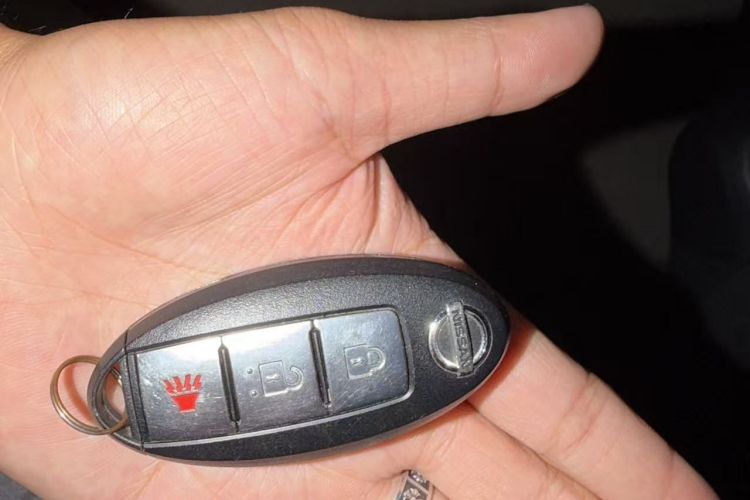 Used Nissan Tiida 2014 1.6L CVT Cool Cafe Edition Vehicle Key