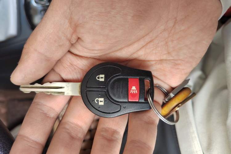 Used Nissan Tiida 2014 1.6L CVT Comfort Model Vehicle Key