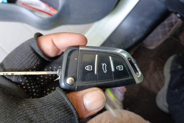 Used Nissan Tiida 2014 1.6L CVT Comfort Model Vehicle Key