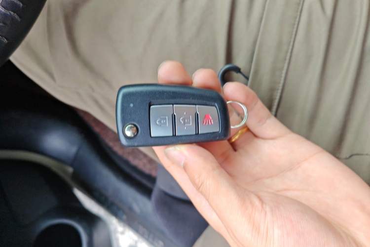 Used Nissan Tiida 2014 1.6L CVT Comfort Model Vehicle Key