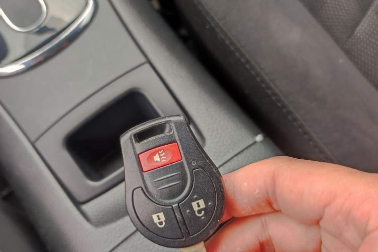 Used Nissan Tiida 2014 1.6L CVT Comfort Model Vehicle Key
