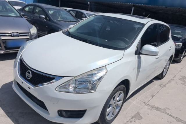 Ojetý Nissan Tiida 2014 1.6L CVT Smart Model