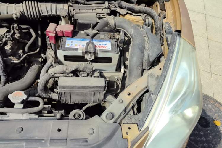 Used Nissan Tiida 2014 1.6L CVT Comfort Model Engine Bay Left