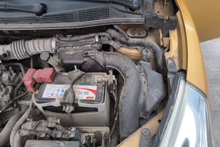 Used Nissan Tiida 2014 1.6L CVT Comfort Model Engine Bay Left