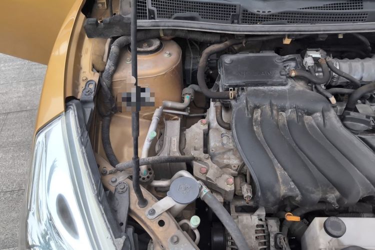 Used Nissan Tiida 2014 1.6L CVT Comfort Model Engine Bay Right