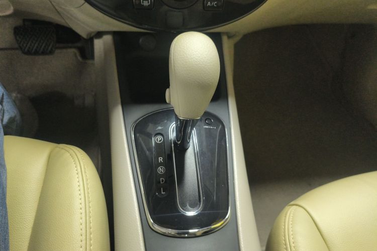 Used Nissan Tiida 2014 1.6L CVT Comfort Model Gear Lever