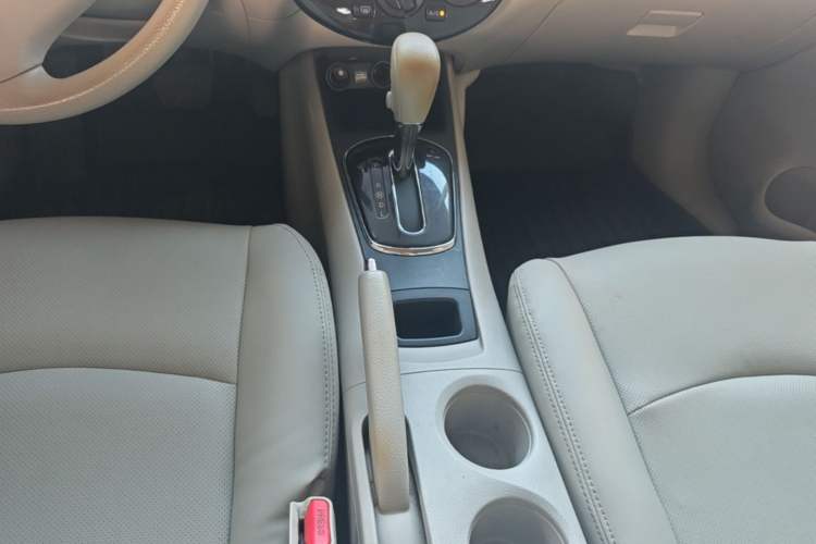 Used Nissan Tiida 2014 1.6L CVT Comfort Model Gear Lever