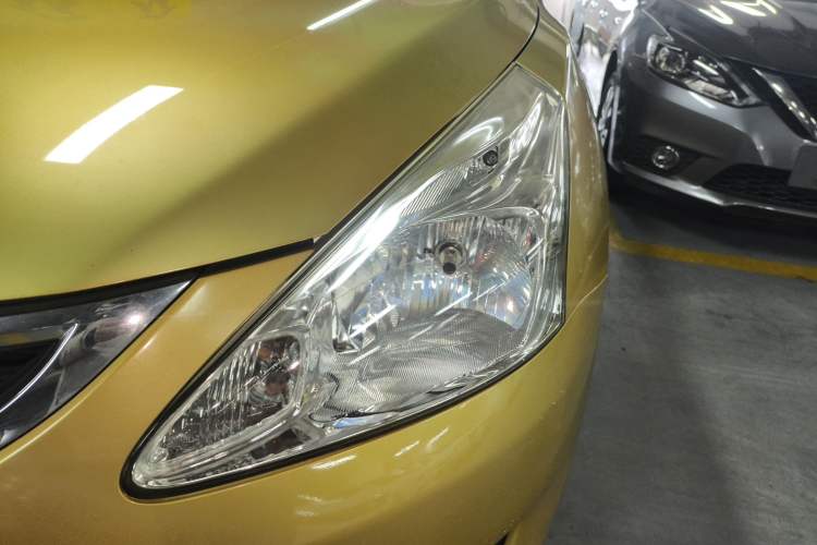 Used Nissan Tiida 2014 1.6L CVT Comfort Model Left Front Headlight