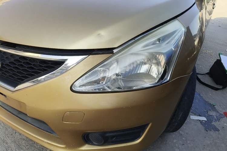 Used Nissan Tiida 2014 1.6L CVT Comfort Model Left Front Headlight