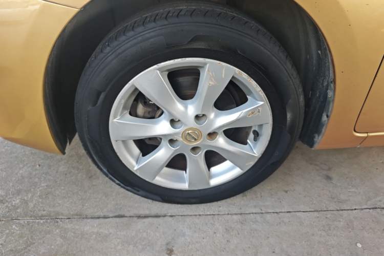 Used Nissan Tiida 2014 1.6L CVT Comfort Model Left Front Wheel Hub