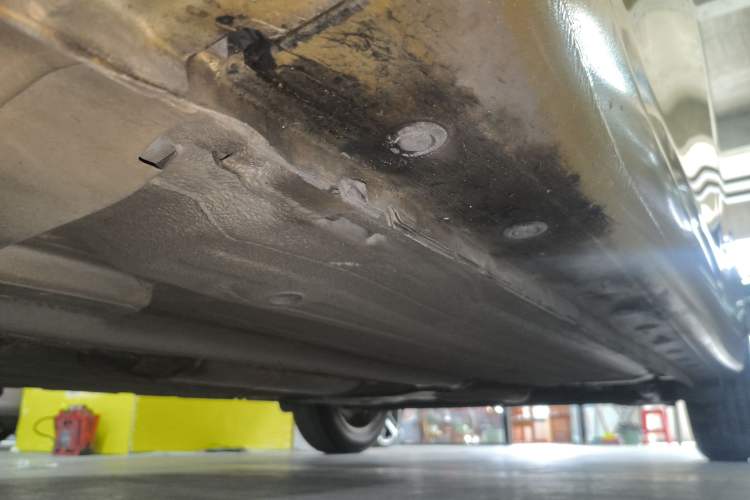Used Nissan Tiida 2014 1.6L CVT Comfort Model Left Side Sill